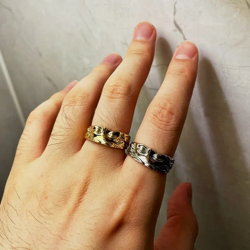 ANCIENT GAZE SCULPTED FACE VINTAGE RING