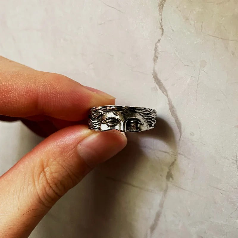 ANCIENT GAZE SCULPTED FACE VINTAGE RING