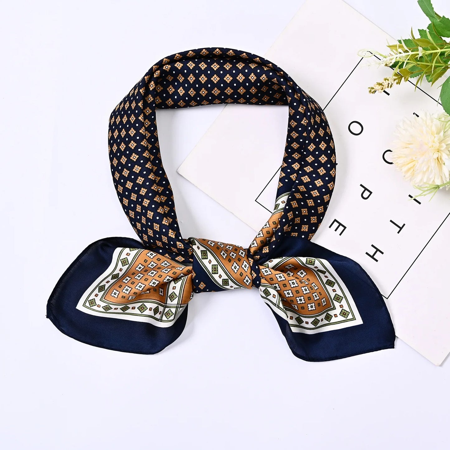 RETRO ELEGANCE NECK SCARF