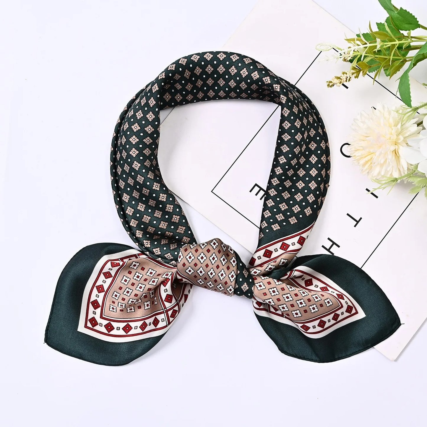 RETRO ELEGANCE NECK SCARF