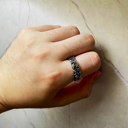 VINTAGE GOTHIC ENGRAVED RING