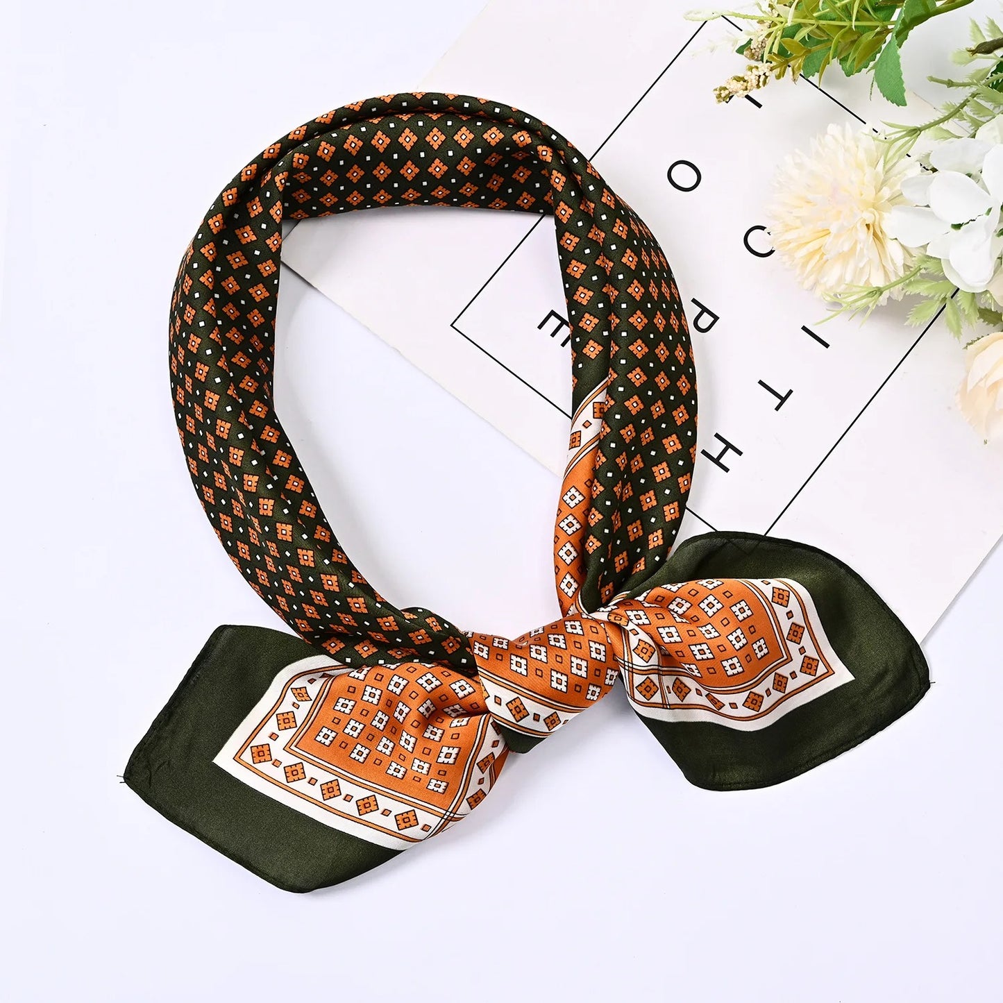 RETRO ELEGANCE NECK SCARF